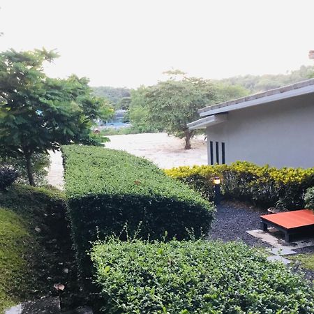 Koh Sirey Beachfront Pool Villa Phuket Exterior foto